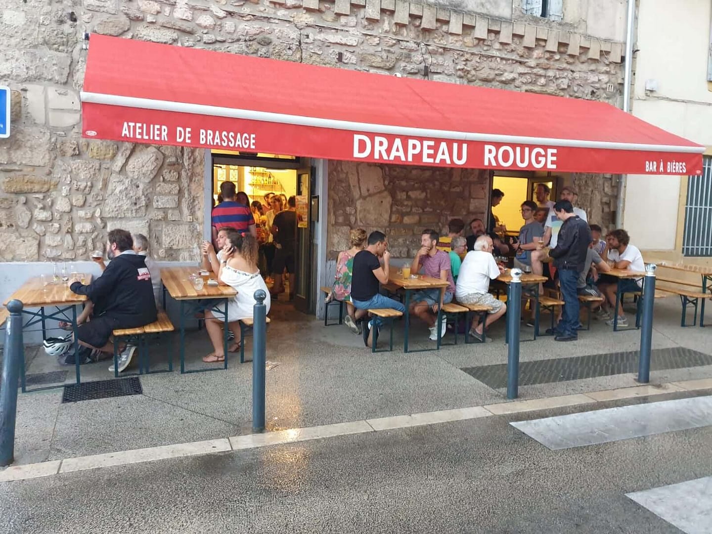 bar a bieres montpellier drapeau rouge (1)